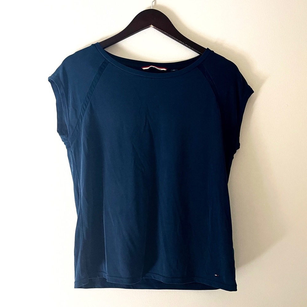 Tommy Hilfiger Navy T-shirt Size M